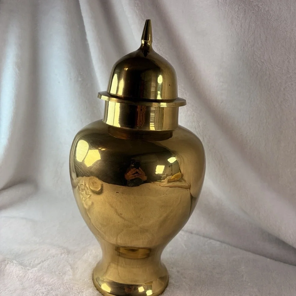 Vintage Solid Brass Ginger Jar Pointed Finial Lid Hollywood Regency Temple Urn